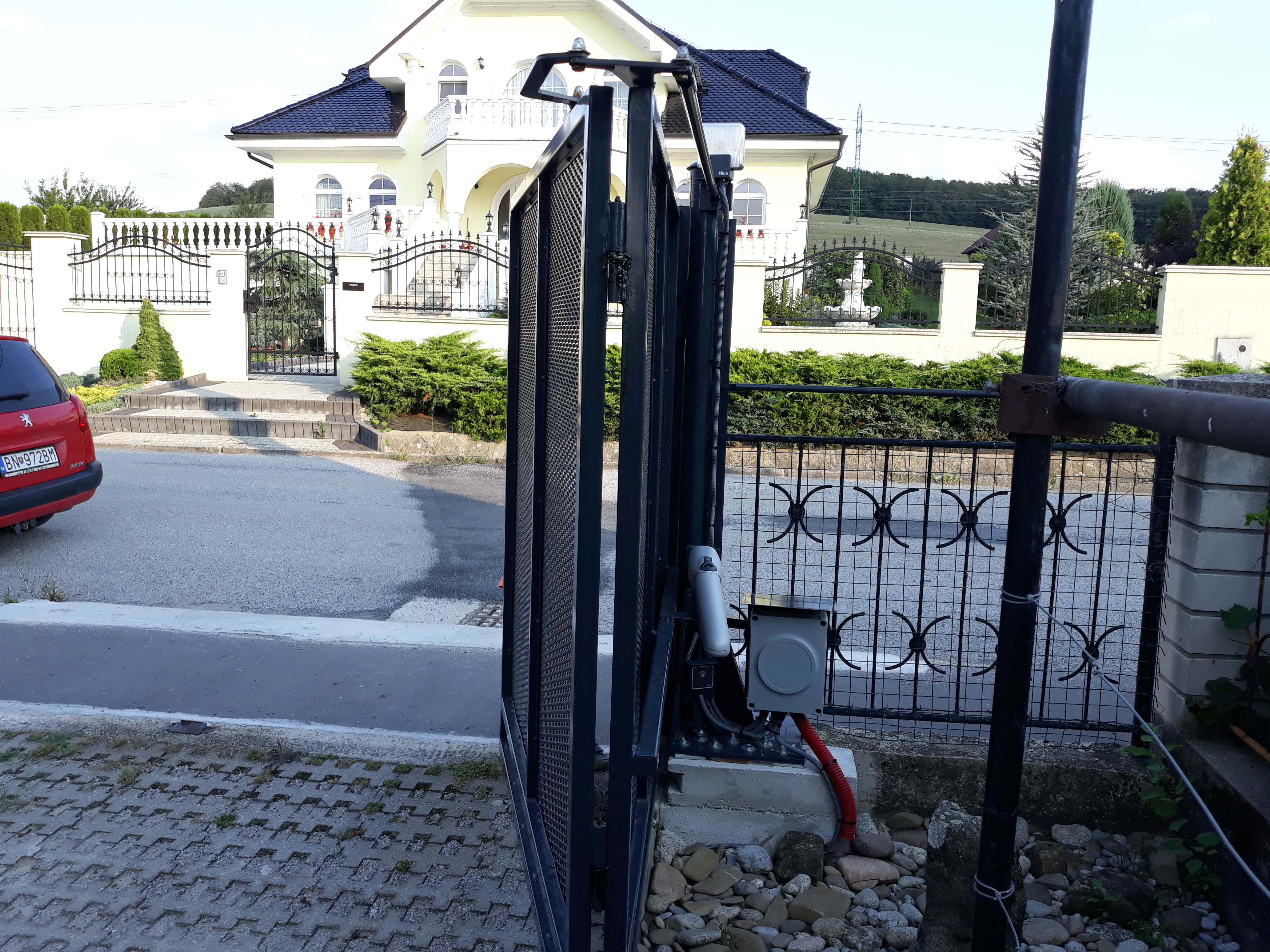 összecsukó mechanizmus