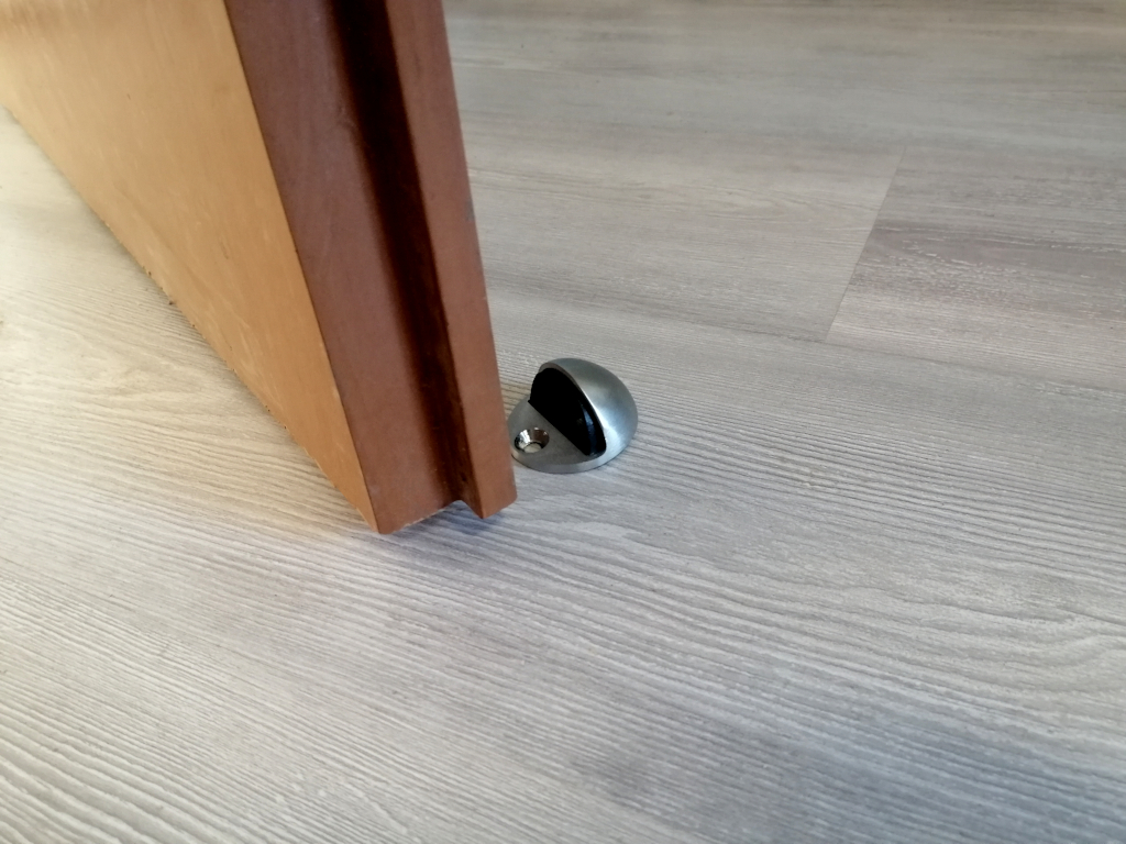 Alsó, gumis ajtóütköző Alsó, gumis ajtóütköző