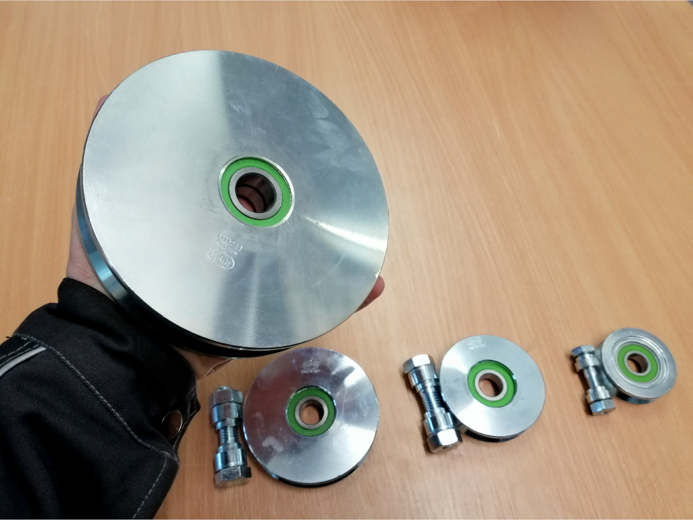 V alakú, különálló kerék tolókapuhoz – ø 160 mm V alakú, különálló kerék tolókapuhoz – ø 160 mm